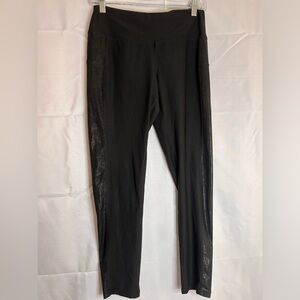 Reebok‎ leggings black with shiny sides size medium
